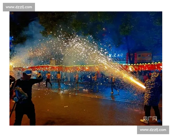 网红达人助阵村 BA 环江非遗打铁花燃爆夏夜
